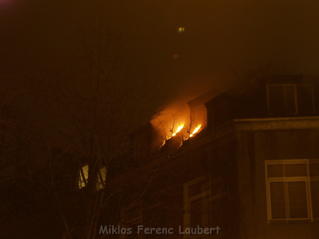 Dachstuhlbrand Koeln Gremberg Taunusstr Wetzlarerstr  P076.JPG